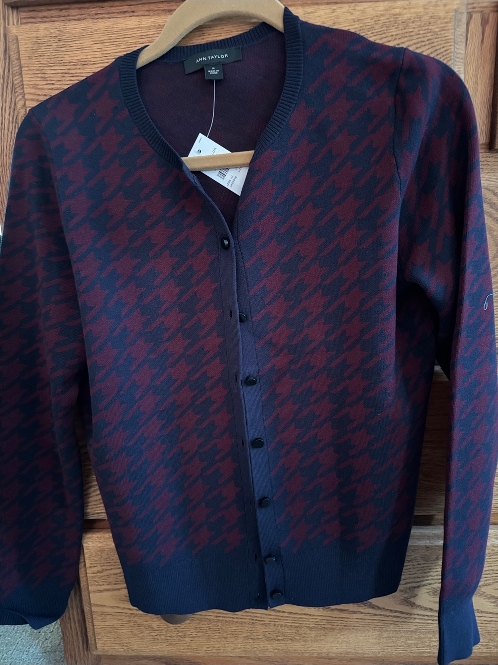 Ann Taylor Burgundy and Navy Houndstooth Button Cardigan